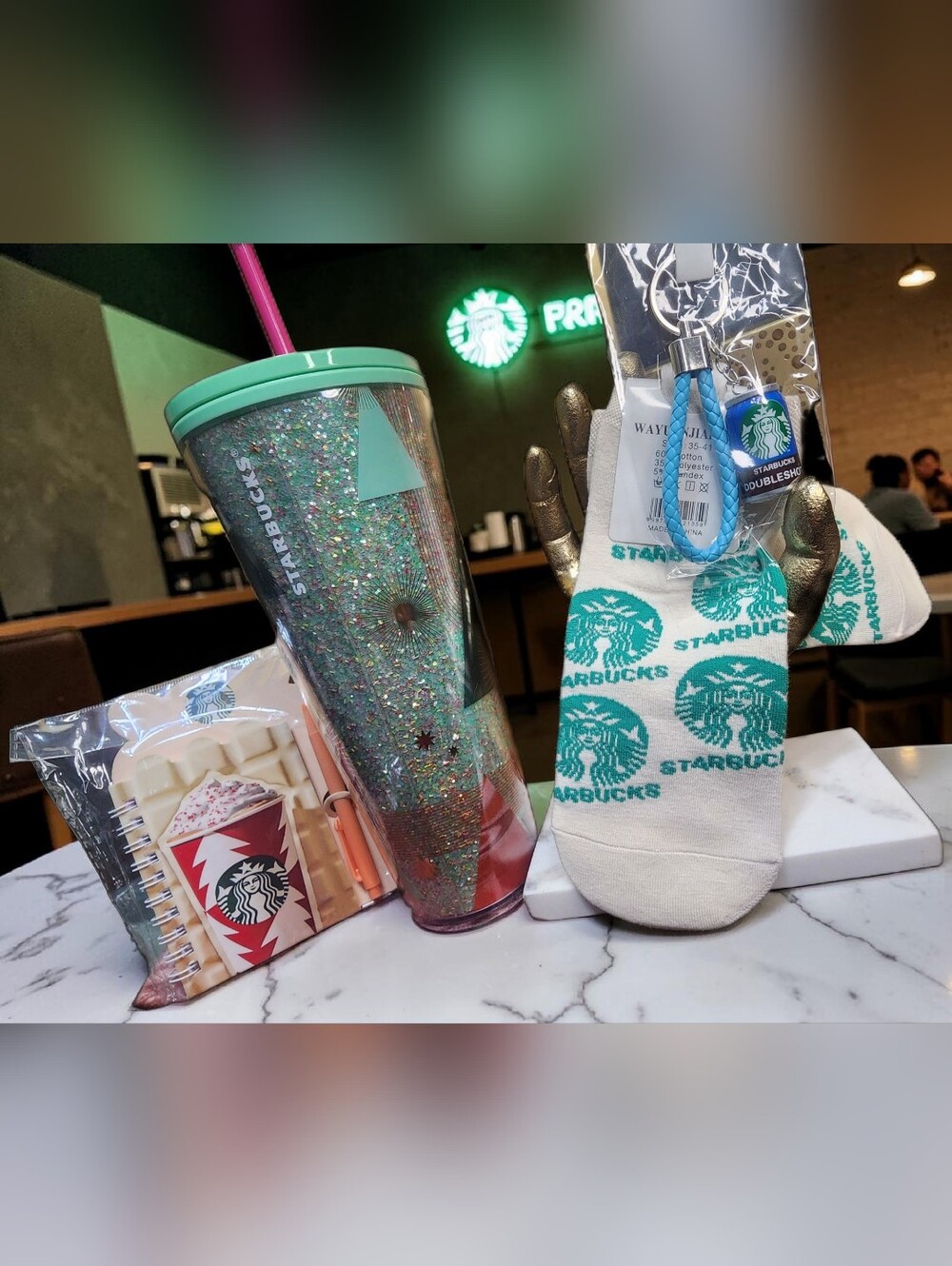 Starbucks 2020 Limited Edition Holiday Glitter Christmas Tree Cup Bundle Set